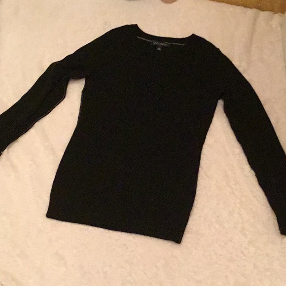 Banana Republic Sweaters - 🍀 7/$25 Banana Republic sweater